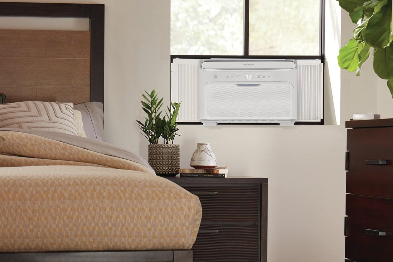 FRIGIDAIRE GHWQ103WC1 Frigidaire Gallery 10,000 BTU Inverter Quiet Temp Smart Room Air CO...