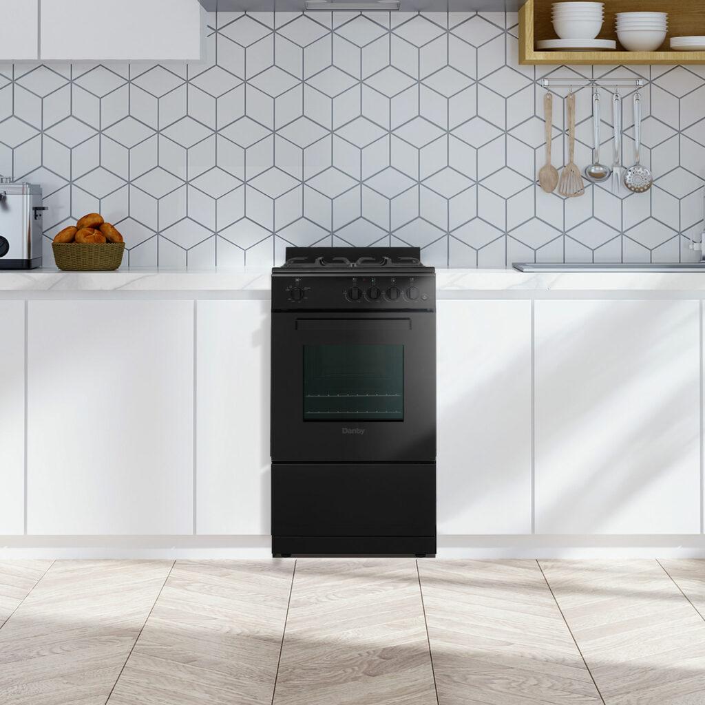 DANBY DR20V1BGLP Danby 20"" Wide Gas Range In Black