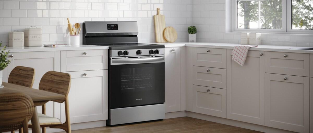 FRIGIDAIRE FCRE3052BS Frigidaire 30"" Electric Range