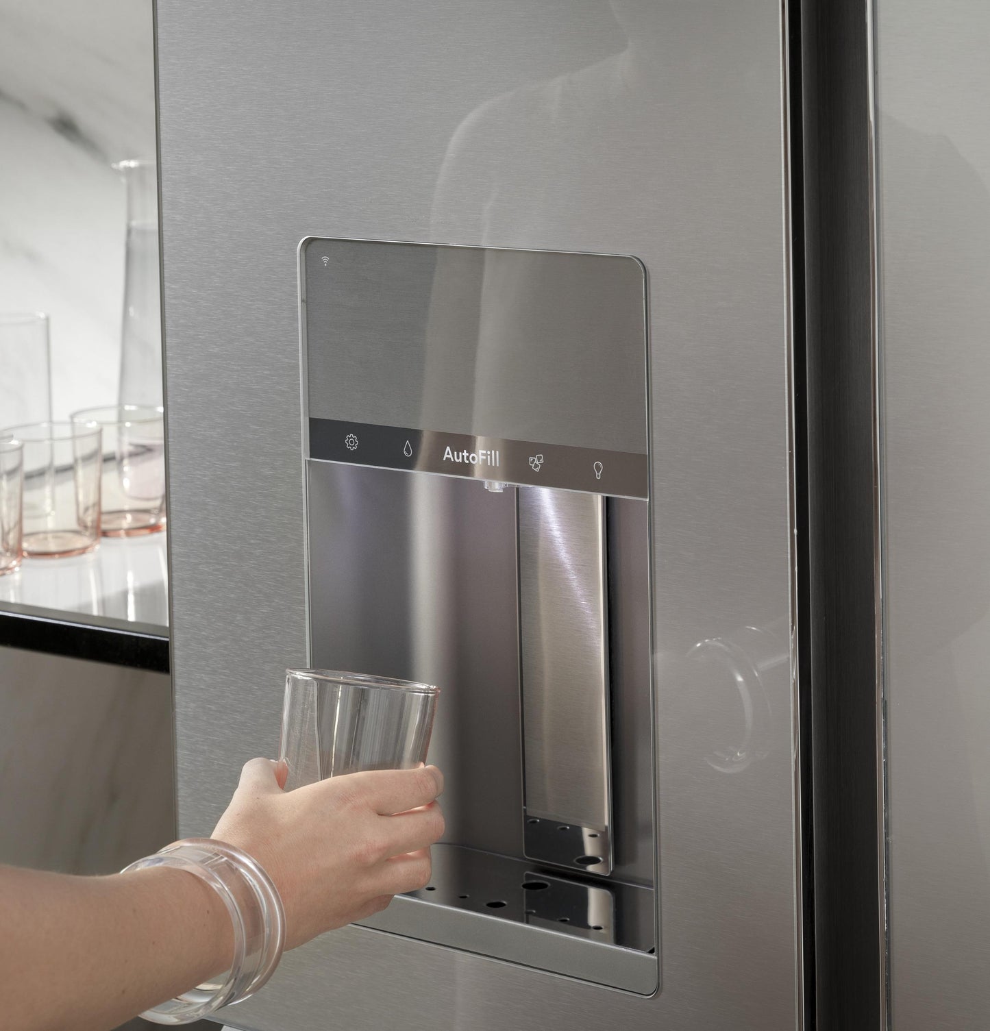 CAFE CVE28DM5NS5 Cafe Energy Star 27.6 Cu. Ft. 4- Door French-door REFRIGE...