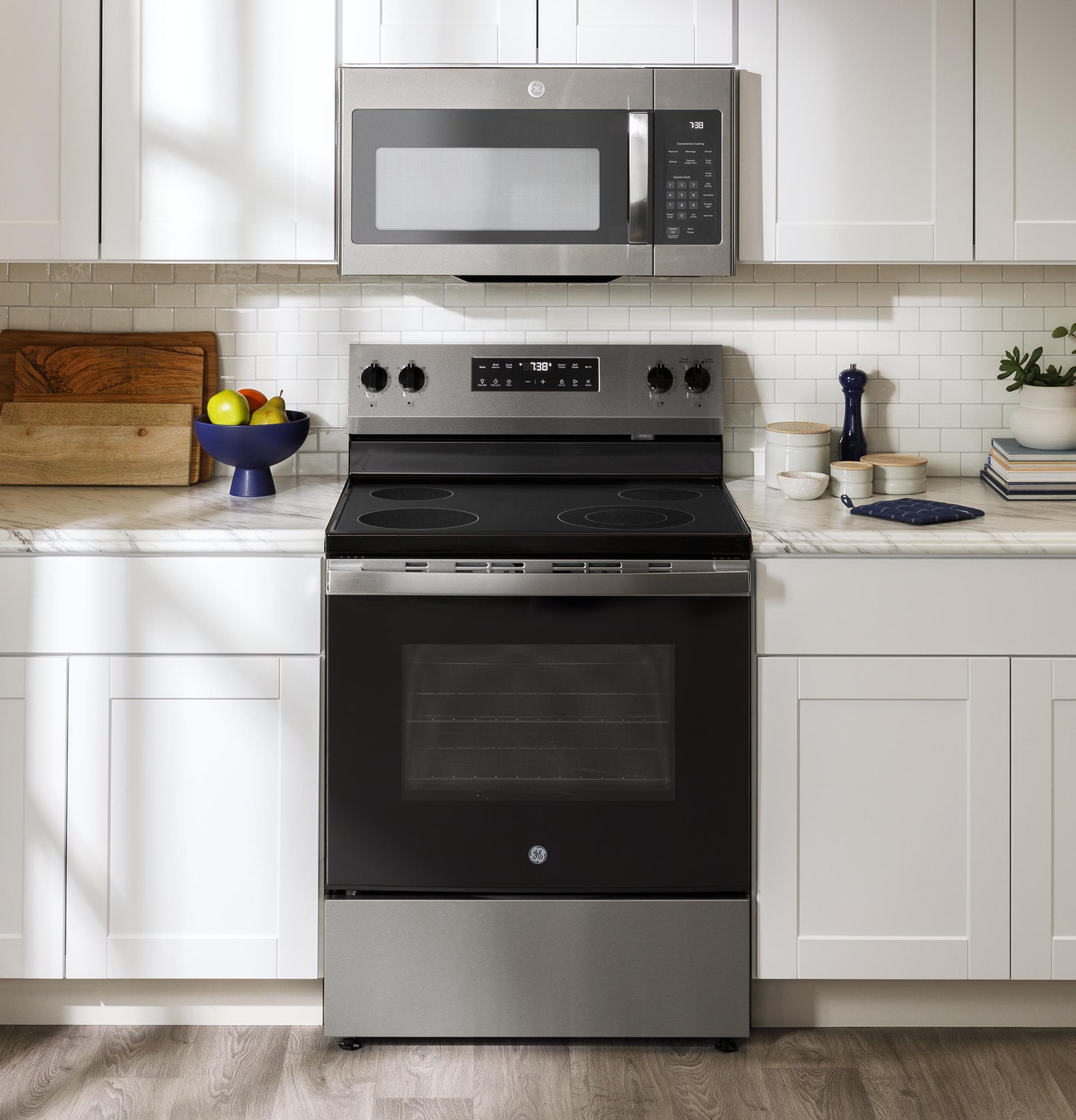 GE APPLIANCES GRF400SVSS Ge 30"" Free-standing Electric Range