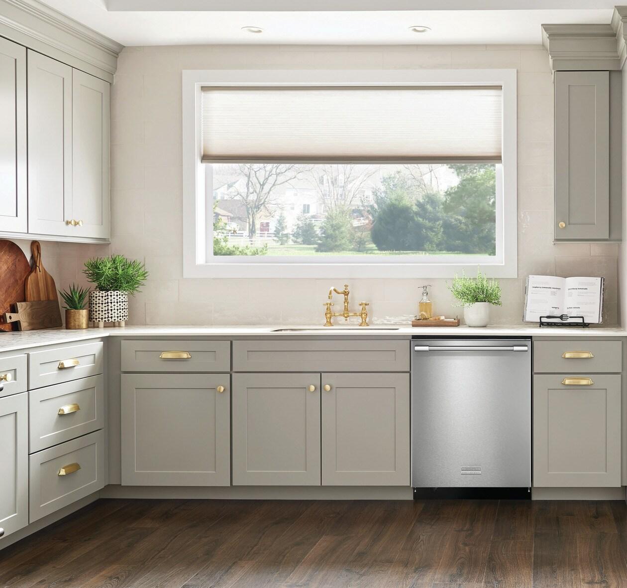 FRIGIDAIRE PDSH4816AF Frigidaire Professional 24"" Stainless Steel Tub Built-in DISHWASHER...
