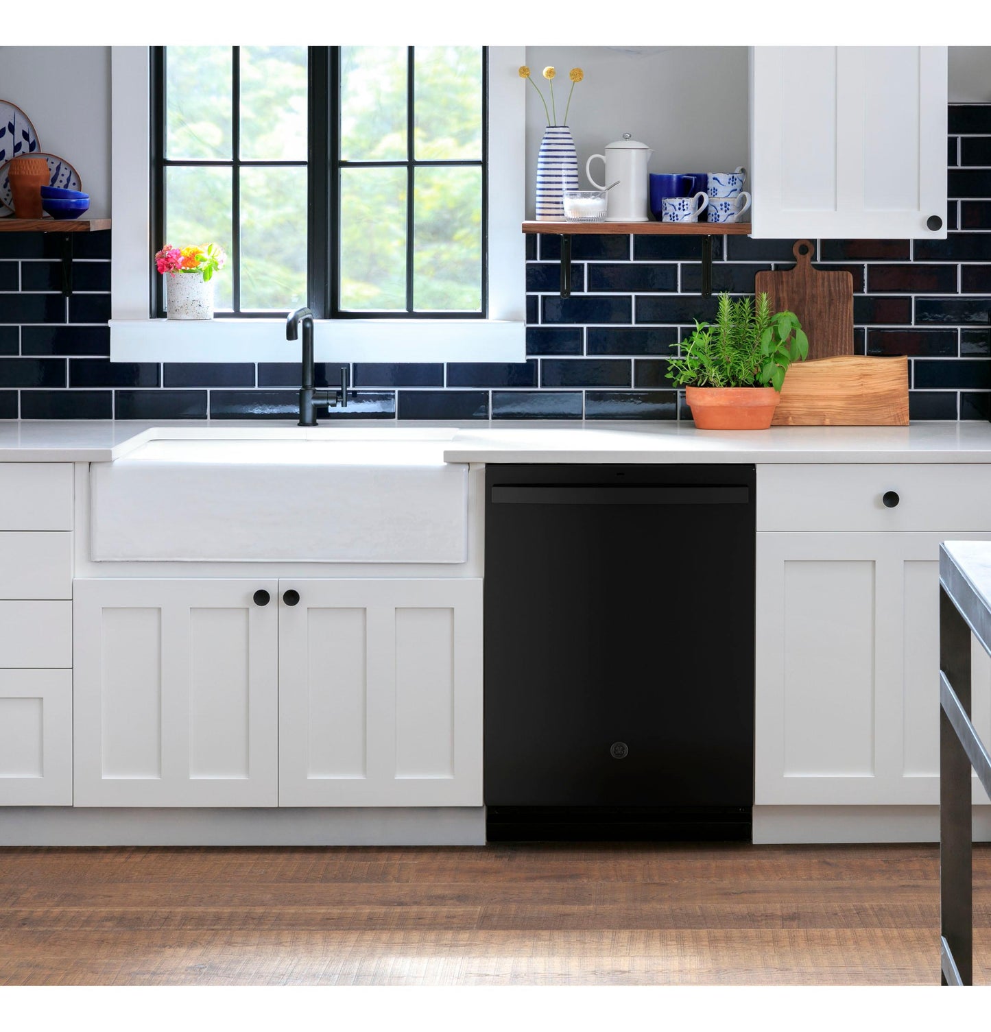 GE APPLIANCES GDT630PGRBB Ge Top Control With Plastic Interior Dishwasher With Sanitize CY...