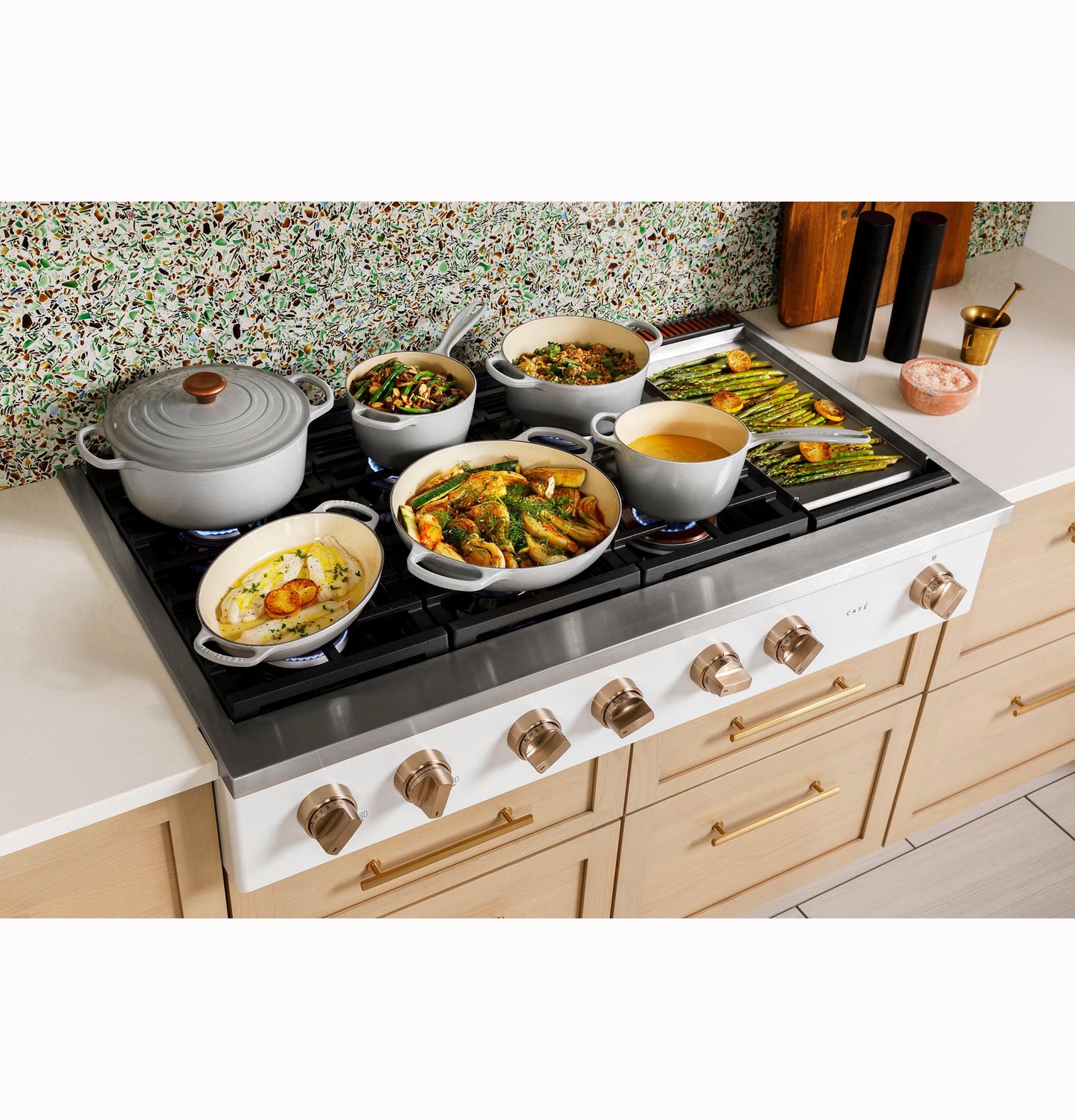 CAFE CGU486P3TD1 Cafe 48"" Commercial-style Gas Rangetop With 6 Burners and GRI...