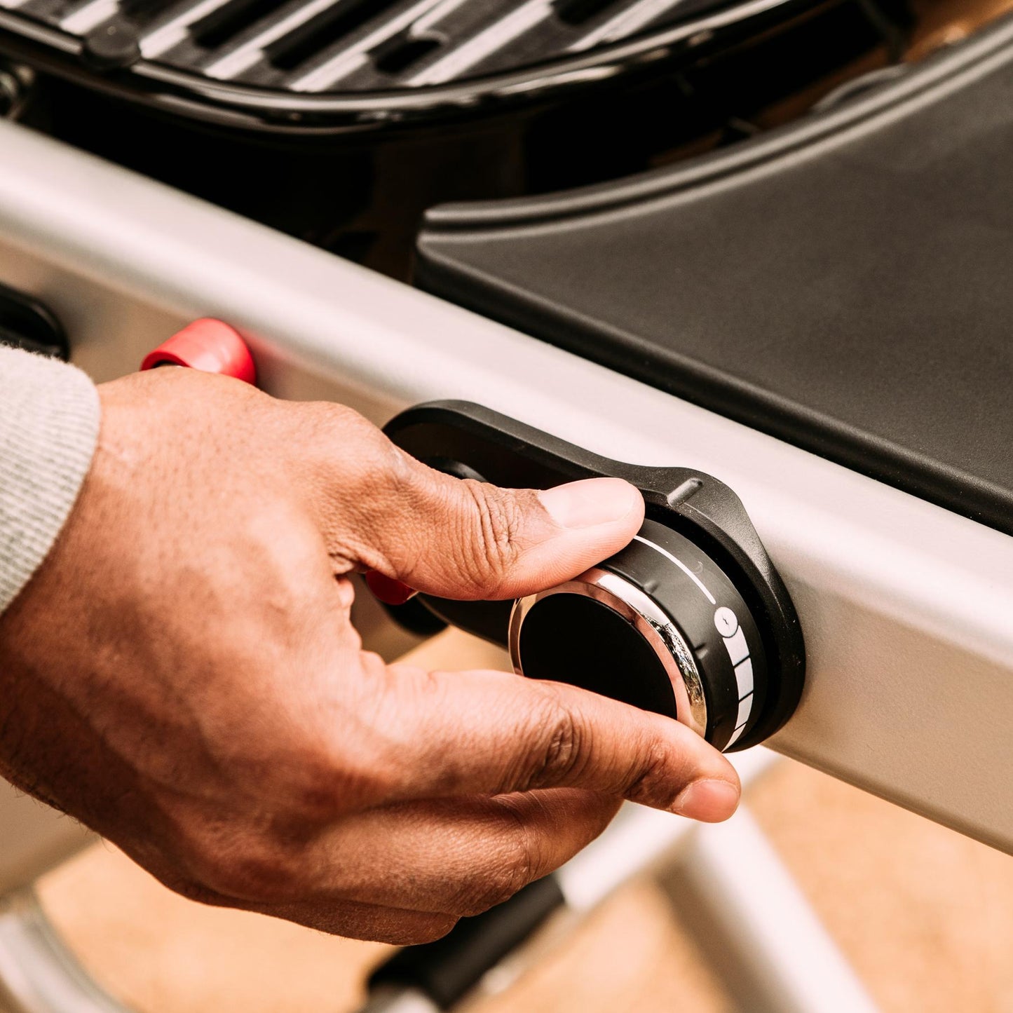 WEBER 9010001 Weber Traveler Portable Gas Grill - Black