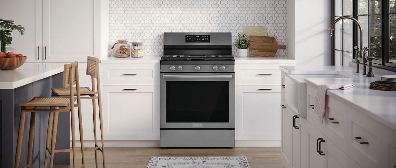 FRIGIDAIRE GCRG3060BD Frigidaire Gallery 30"" Rear Control Gas Range With Total Convection