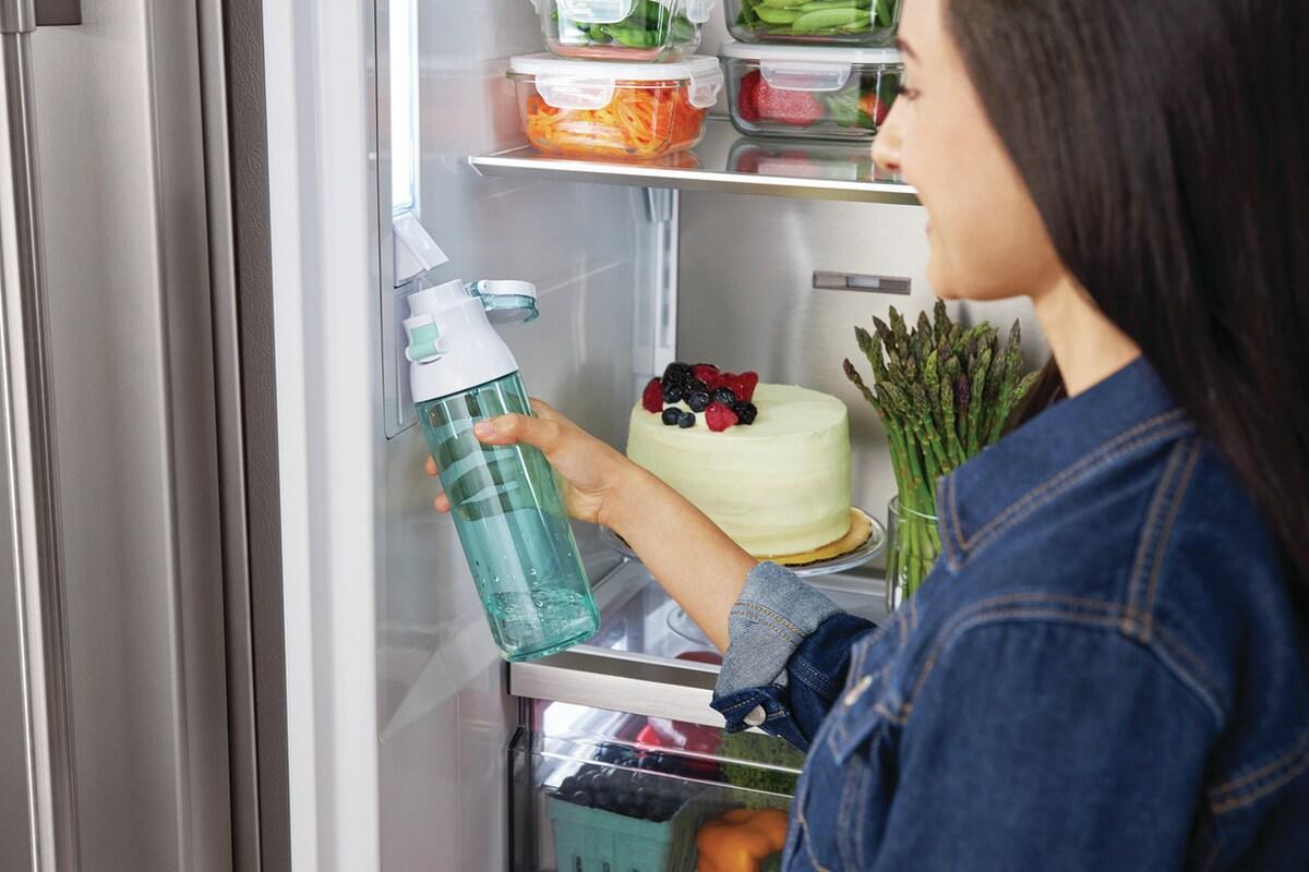 FRIGIDAIRE FPRU19F8WF Frigidaire Professional 19 Cu. Ft. Single-door Refrigerator