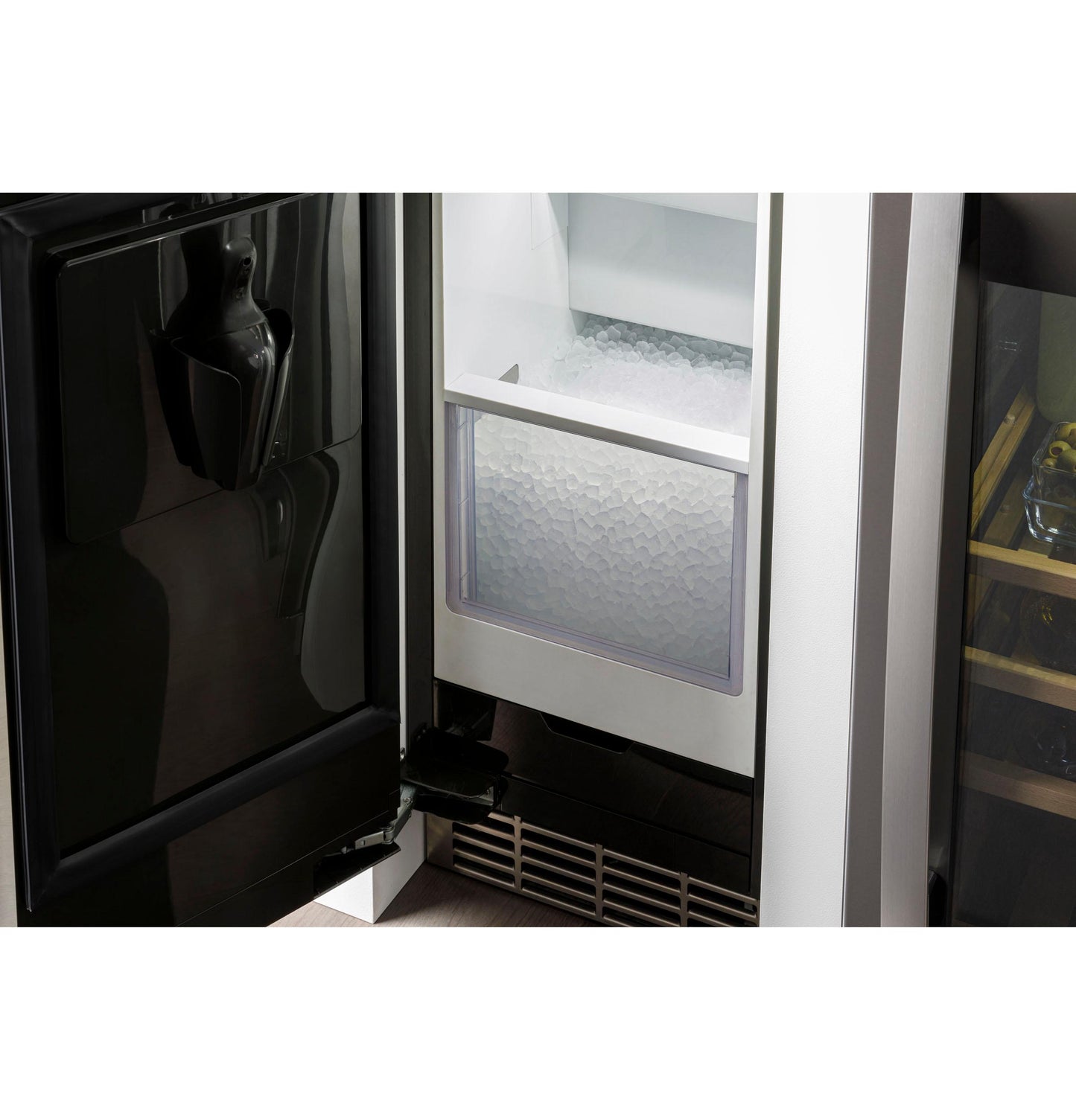 GE APPLIANCES UNC15NPWII Ice Maker 15-inch - Nugget Ice