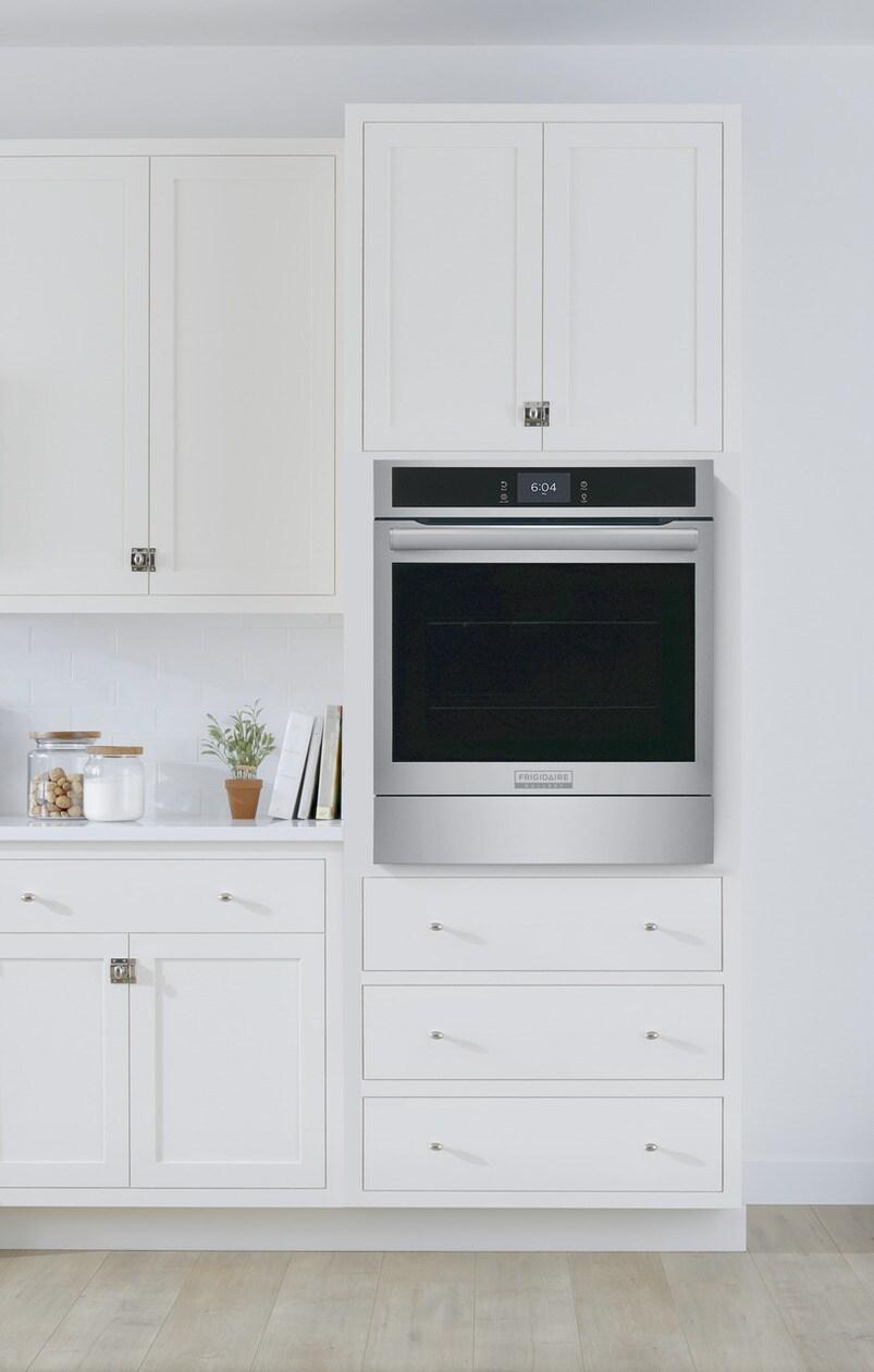 FRIGIDAIRE GCWS2438AF Frigidaire Gallery 24"" Single Electric Wall Oven With Air Fry