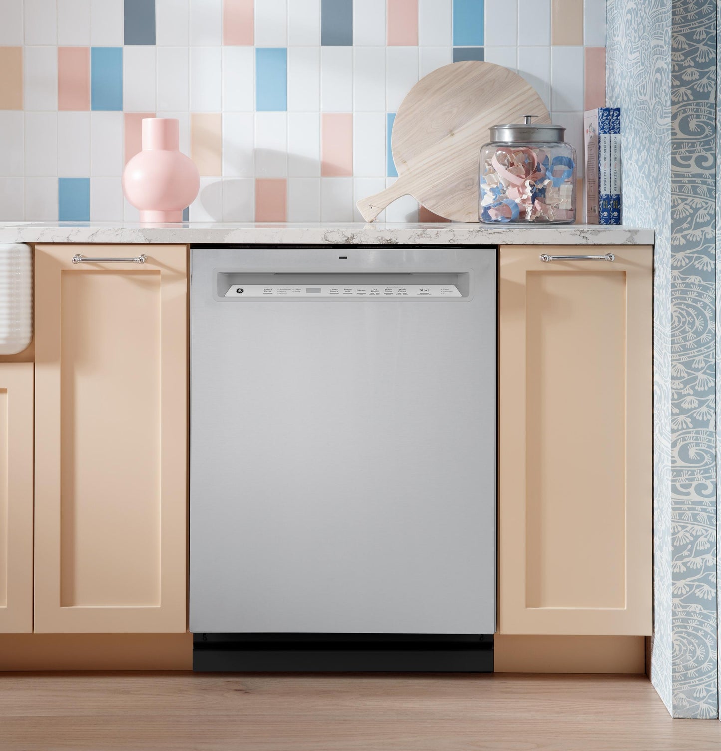 GE APPLIANCES GDF650SYVFS Ge Front Control With Stainless Steel Interior Dishwasher With S...