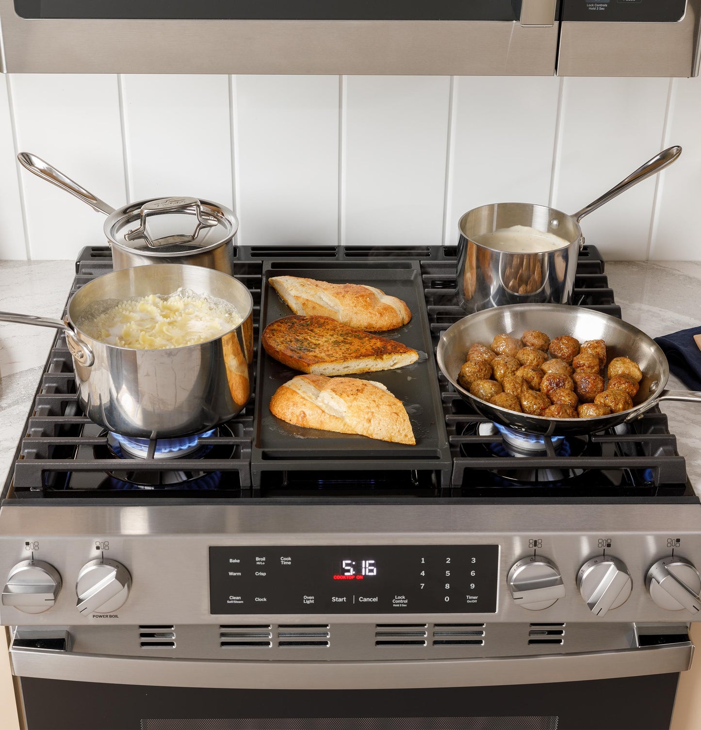GE APPLIANCES GGF500PVBB Ge 30"" Free-standing Gas Range