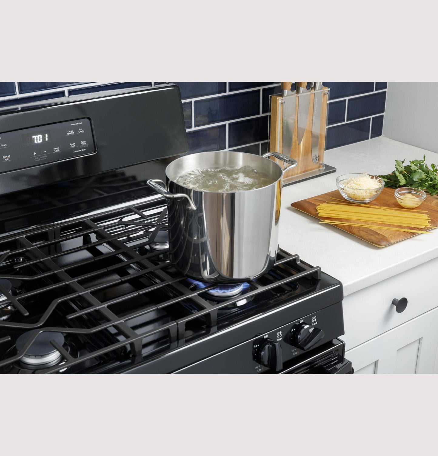 GE APPLIANCES JGBS61DPWW Ge 30"" Free-standing Gas Range