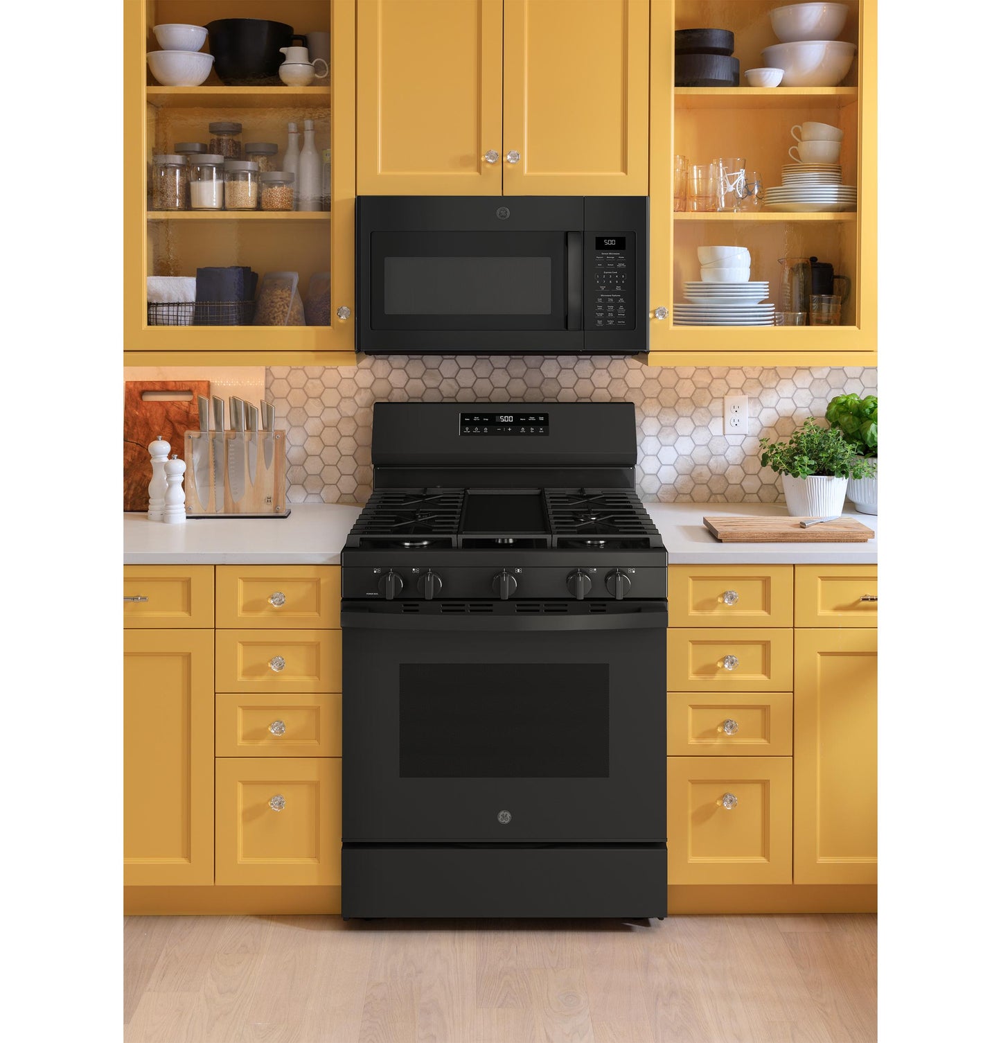 GE APPLIANCES GGF500PVBB Ge 30"" Free-standing Gas Range