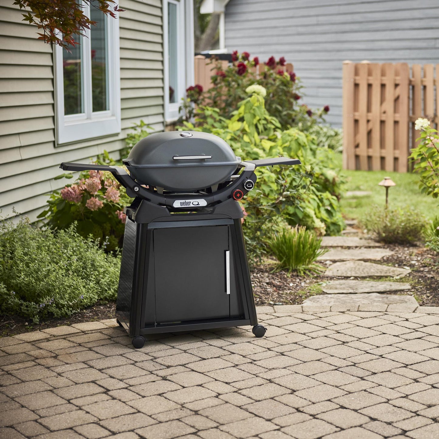 WEBER 1500393 Weber Q 2800n+ Gas Grill With Stand (liquid Propane) - Charcoal Grey