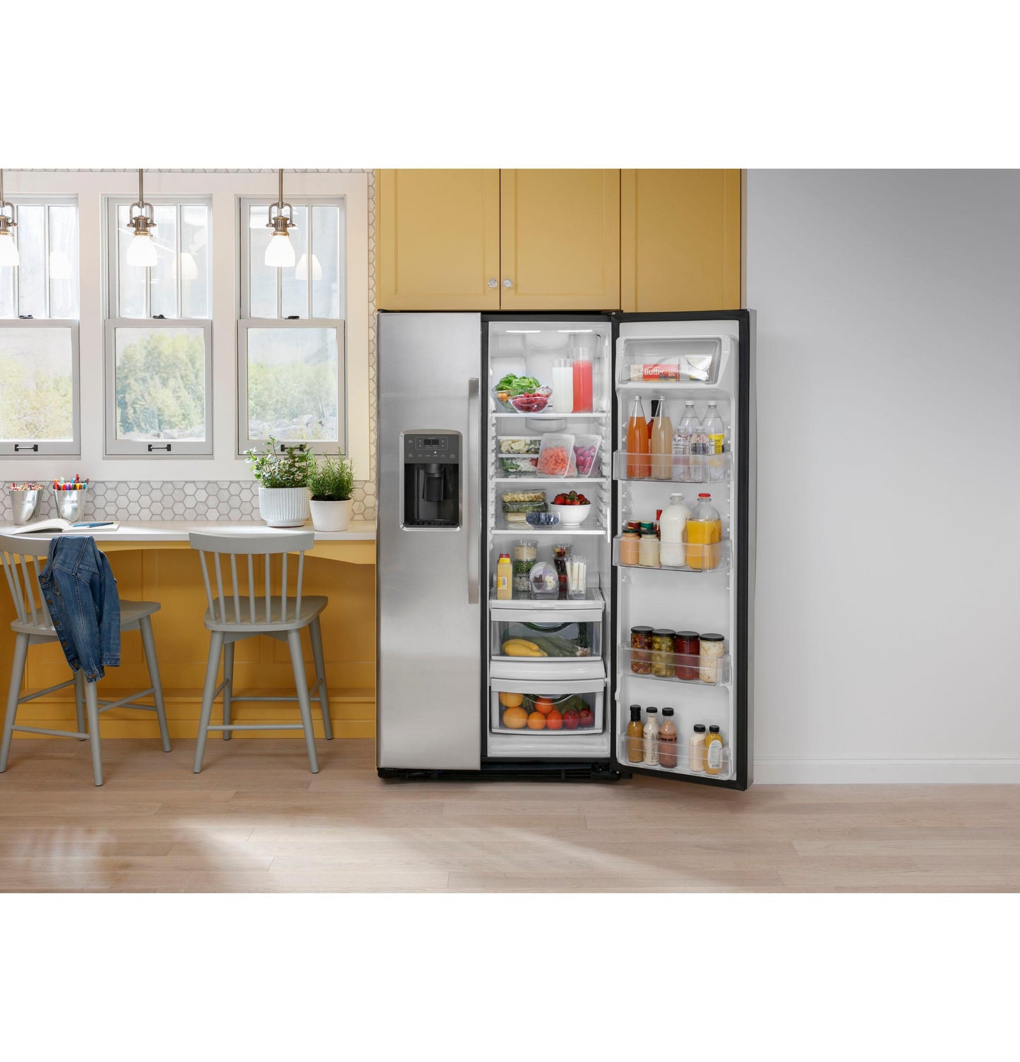 GE APPLIANCES GSE25GYPFS Ge Energy Star 25.3 Cu. Ft. Side-by-side Refrigerator