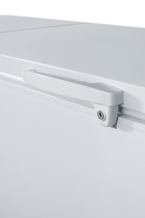 SUMMIT SCFM252WH Commercially Listed 26.66 CU.FT. Manual Defrost Chest Freezer In WH...