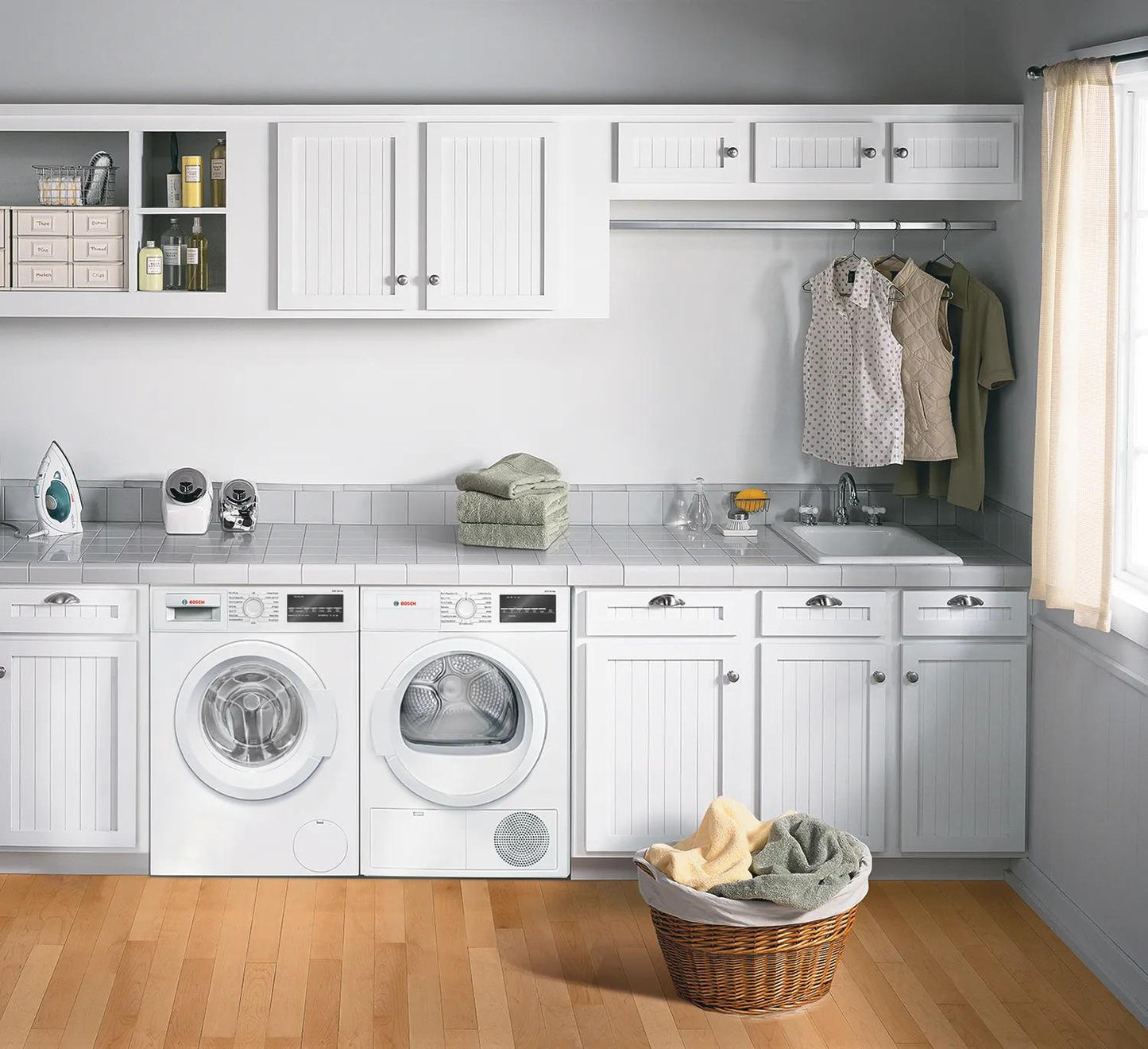 BOSCH WGA12400UC Bosch 300 Series Compact Washer 1400 Rpm