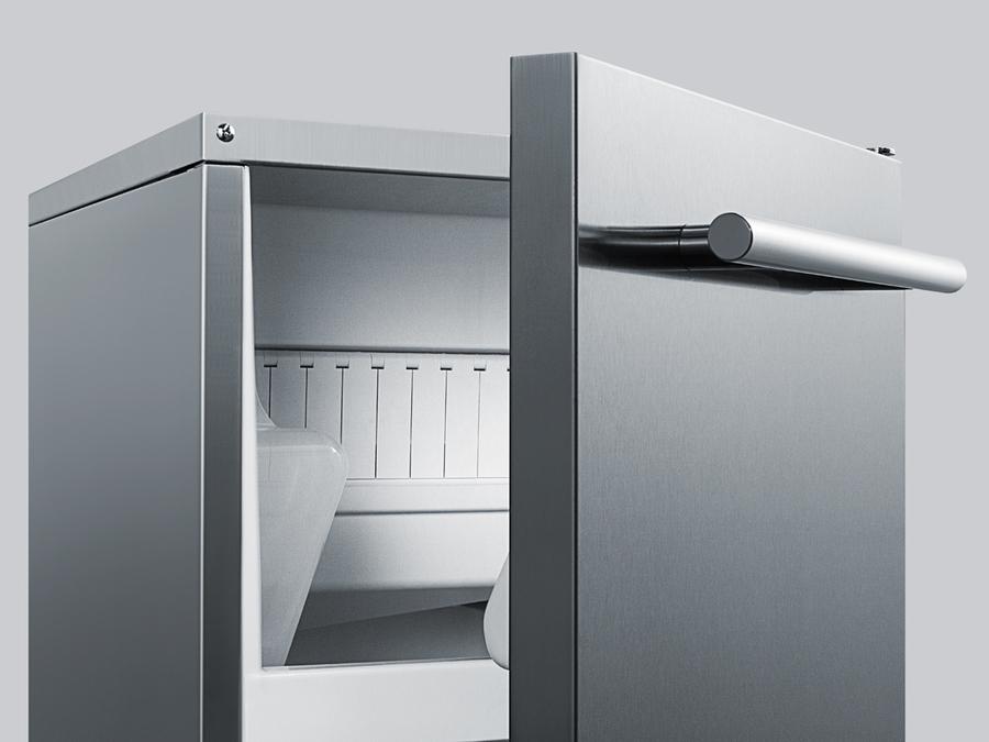 SUMMIT BIM68OSPUMP 15"" Wide 62 Lb. Built-in Undercounter Commercially Listed INDOOR/OU...