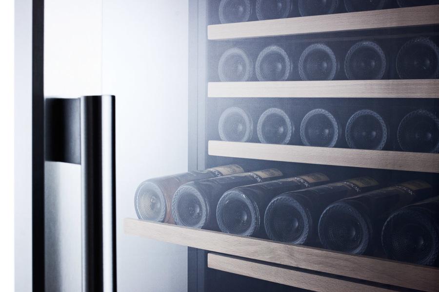 SUMMIT SWC1926CSS 171 Bottle Single-zone Wine Cellar With Glass Door, Digital THERMOS...