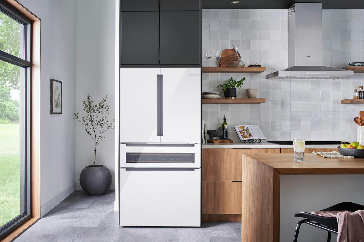 BOSCH B36CL81ENW 800 Series French Door Bottom Mount Refrigerator, Glass Door 36"" White