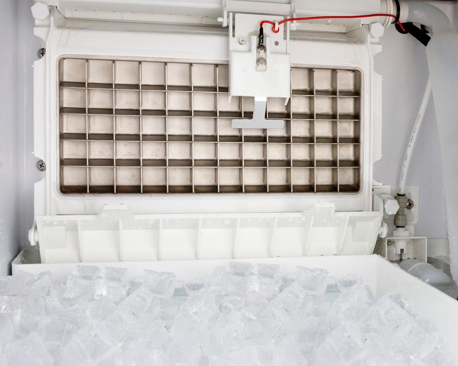 SUMMIT BIM100 Commercially Listed Clear Icemaker With 100 Lb. Ice Production CAPA...