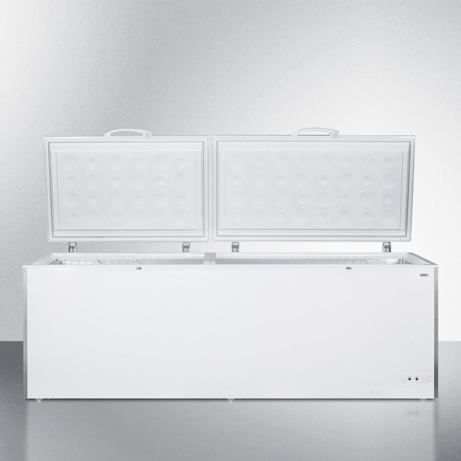SUMMIT SCFM252WH Commercially Listed 26.66 CU.FT. Manual Defrost Chest Freezer In WH...