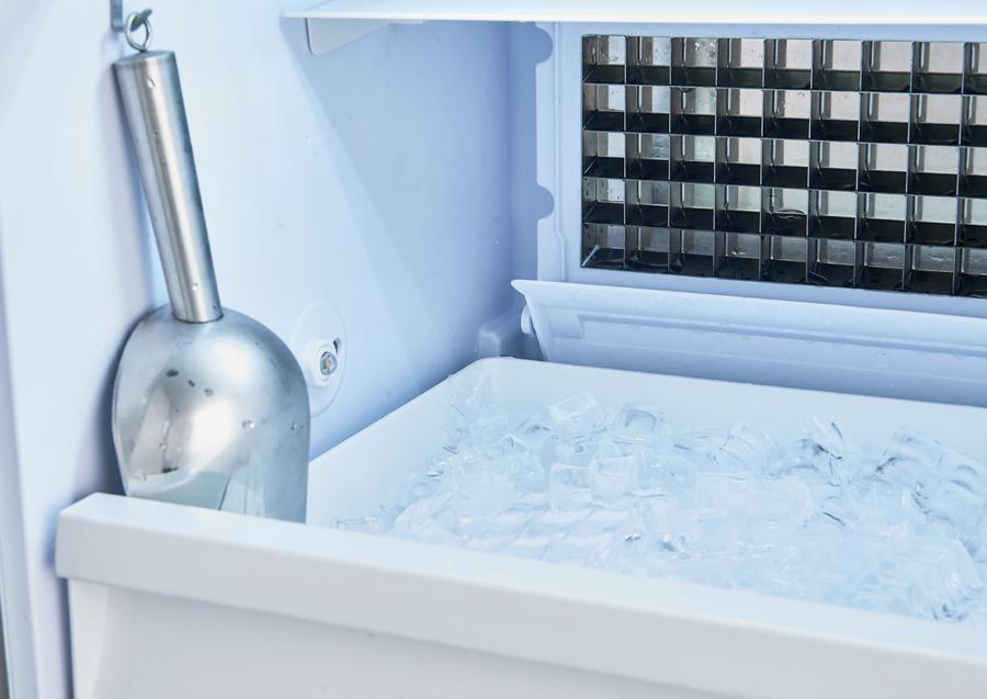 SUMMIT BIM182ADAIF Summit 18"" Wide Clear Icemaker, Ada Compliant (panel Not Included)