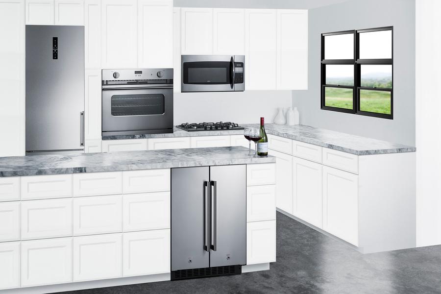 SUMMIT FFRF24SS Summit 24"" Wide Built-in Refrigerator-freezer