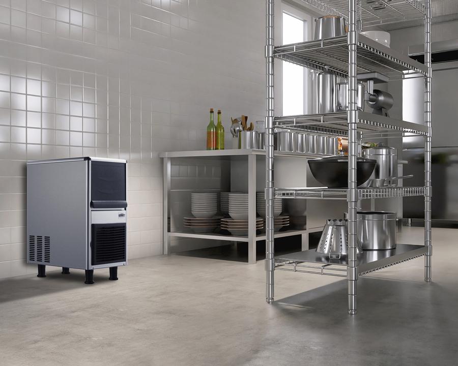 SUMMIT BIM55BU Summit 55 Lb. Commercial Bullet Ice Machine