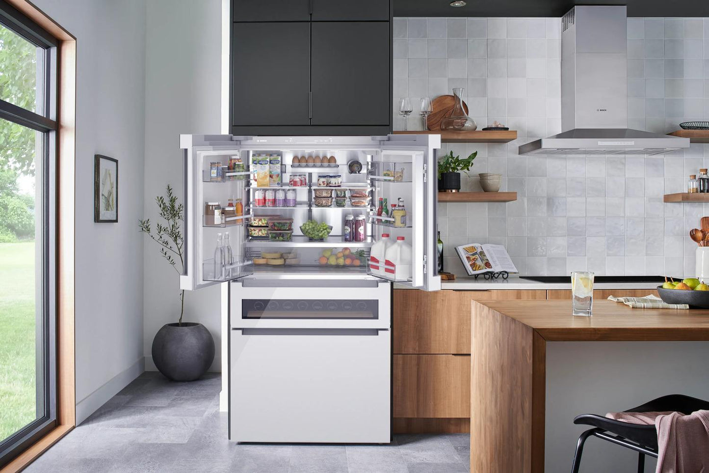 BOSCH B36CL81ENW 800 Series French Door Bottom Mount Refrigerator, Glass Door 36"" White