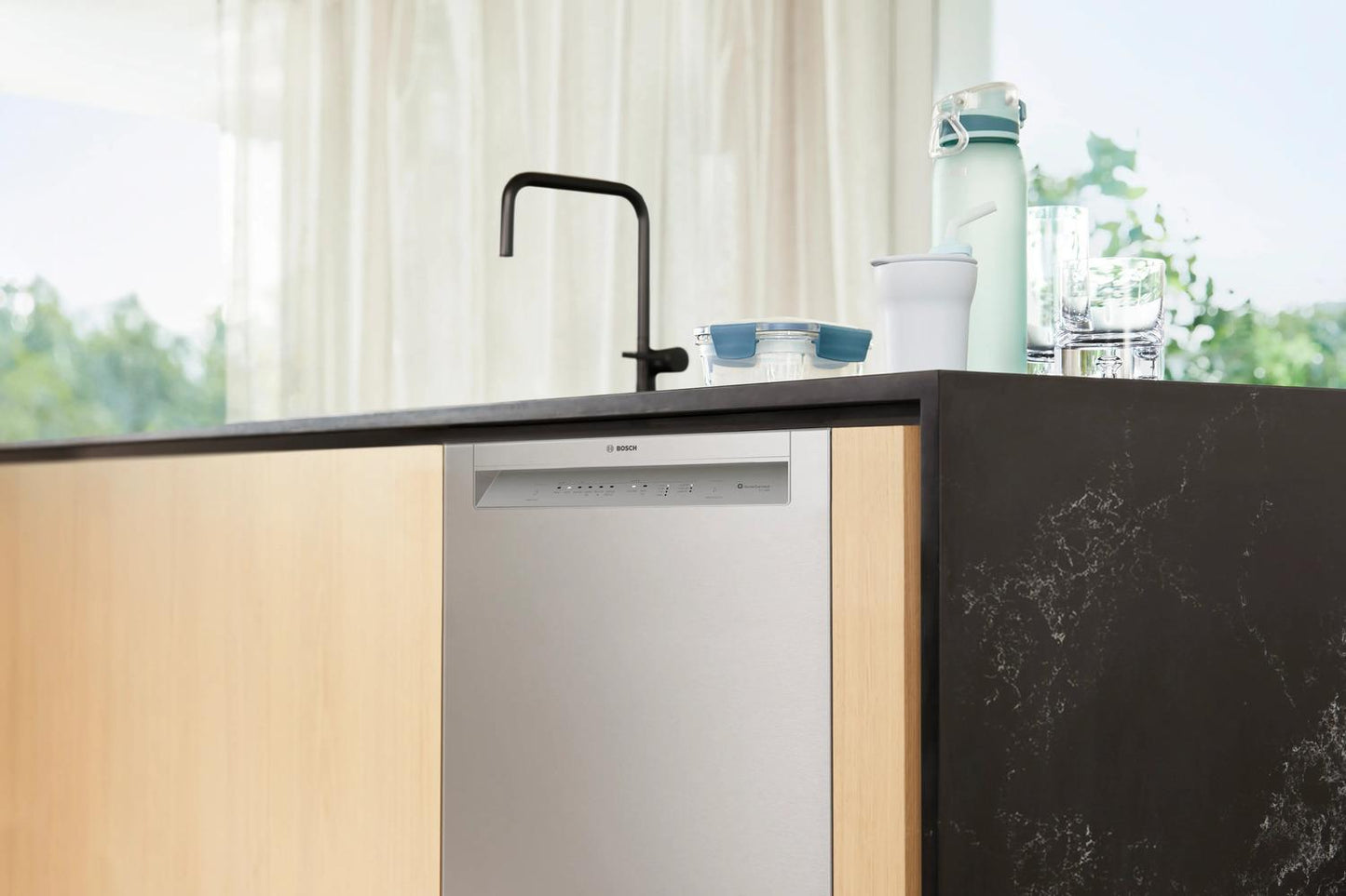 BOSCH SHE3AEM5N Bosch 100 Series Dishwasher 24"" Stainless Steel
