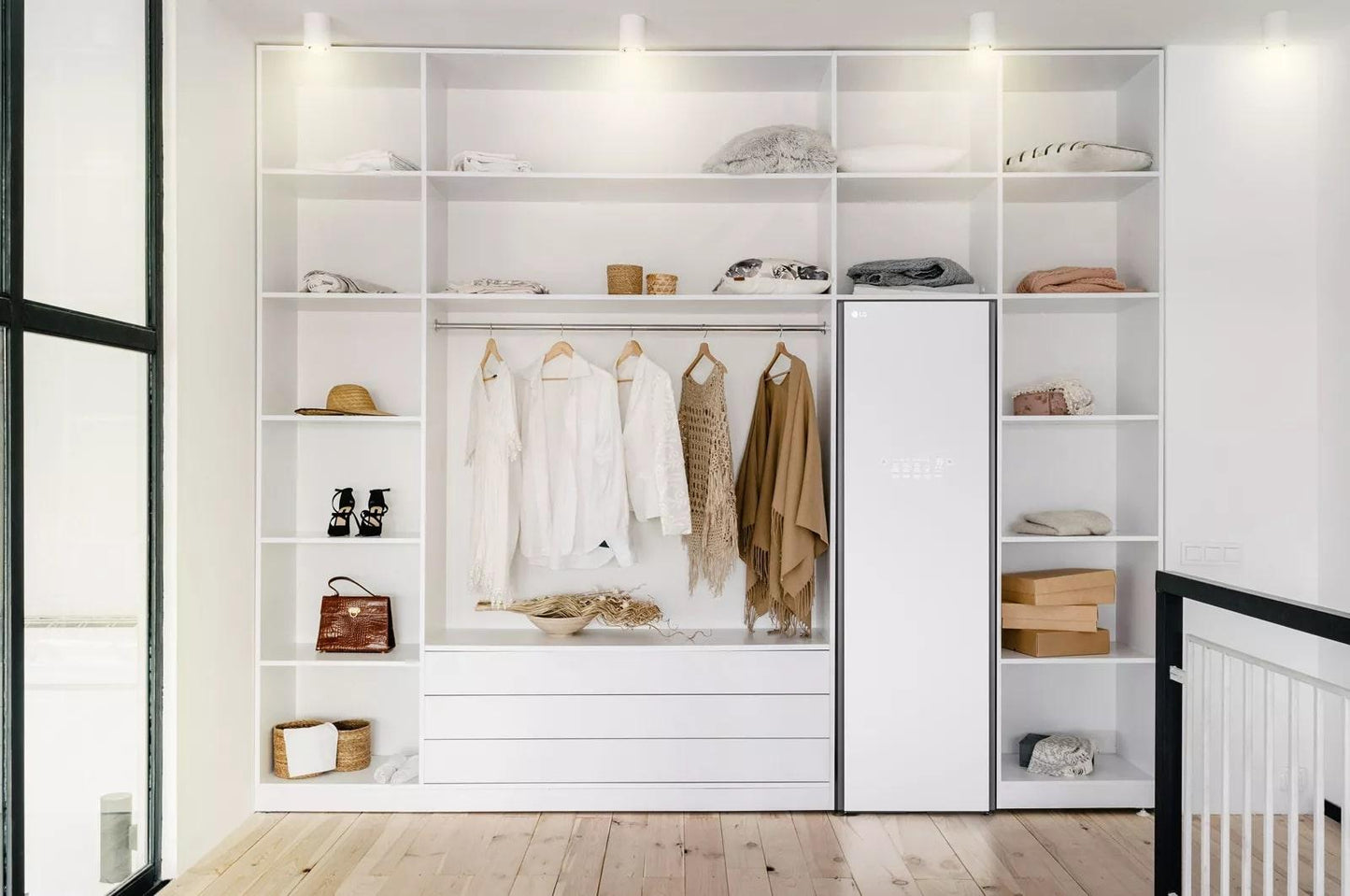LG S5WBC LG Styler Steam Closet With Truesteam Technology and EXCLUSIV...