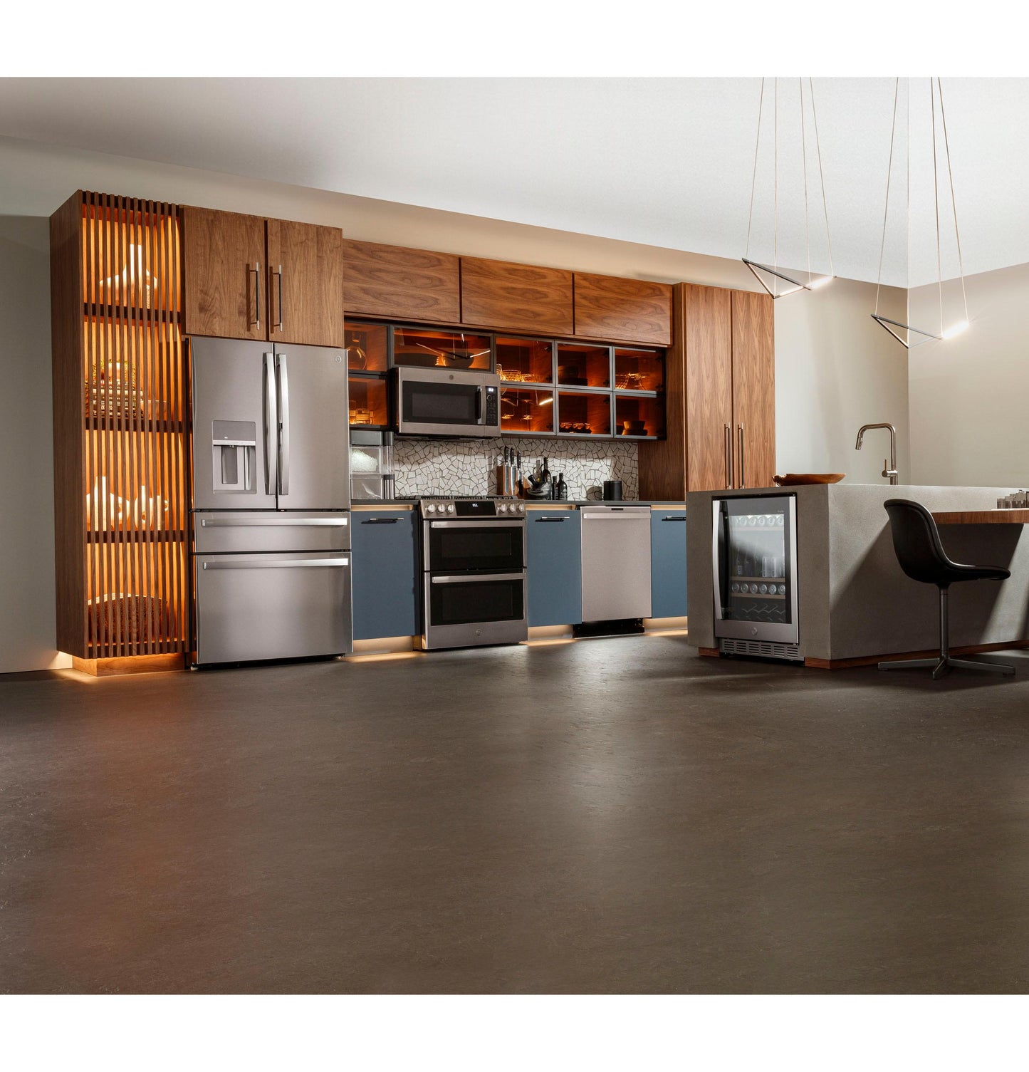 GE APPLIANCES PGS960YPFS GE Profile 30"" Smart Slide-in Front-control Gas Double Oven CON...