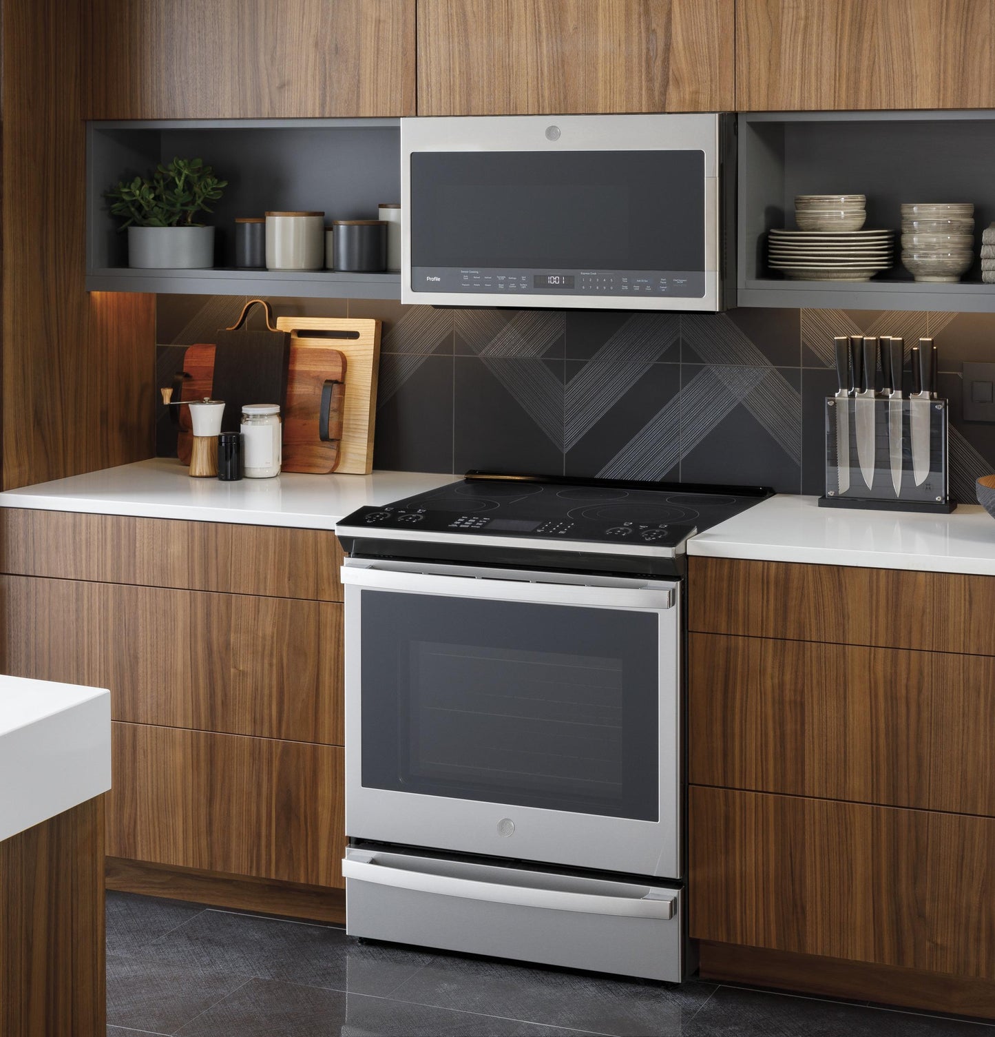 GE APPLIANCES PSS93YPFS GE Profile 30"" Smart Slide-in Electric Convection Fingerprint R...