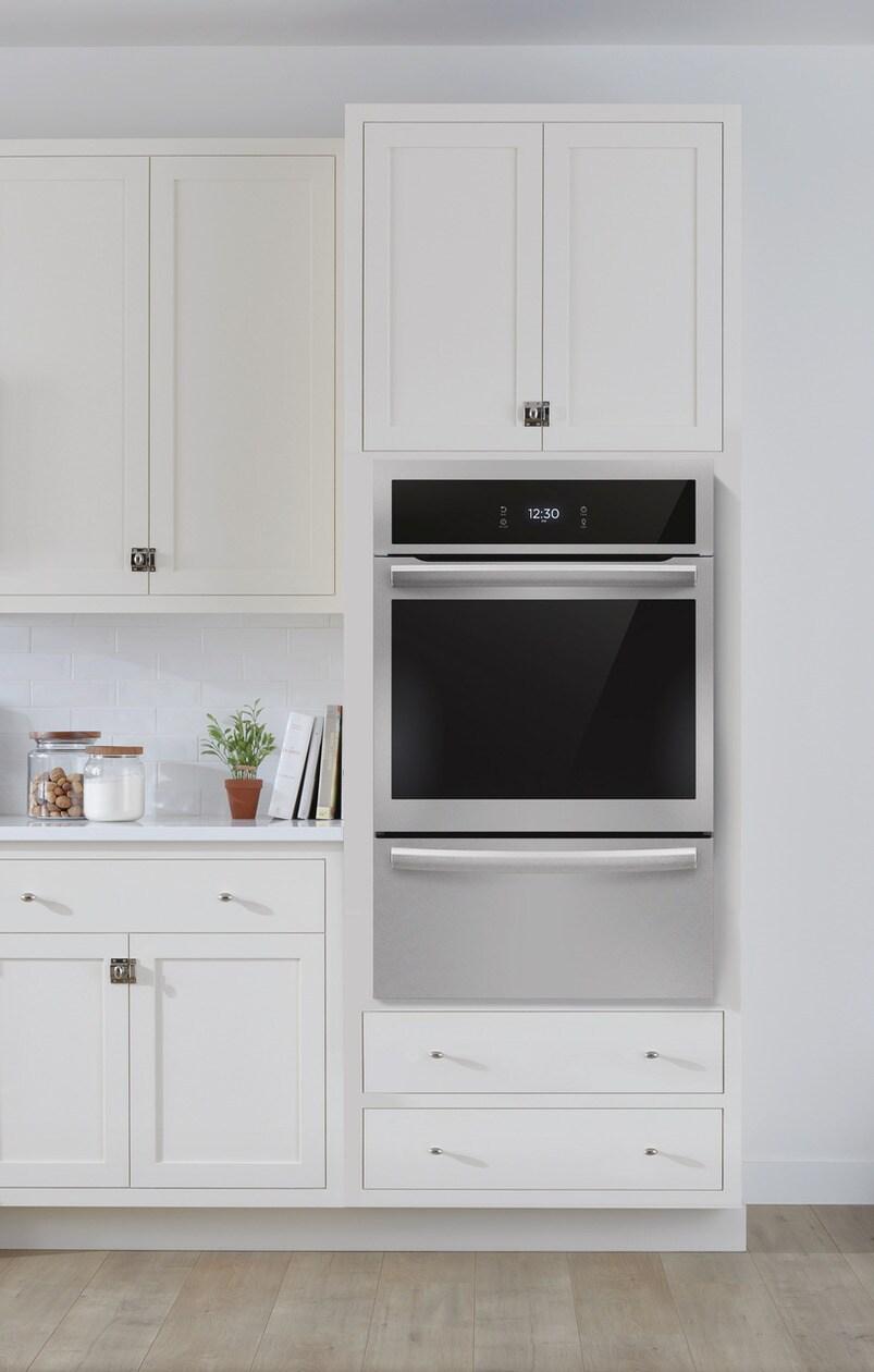 FRIGIDAIRE GCWG2438AF Frigidaire Gallery 24"" Single Gas Wall Oven With Air Fry