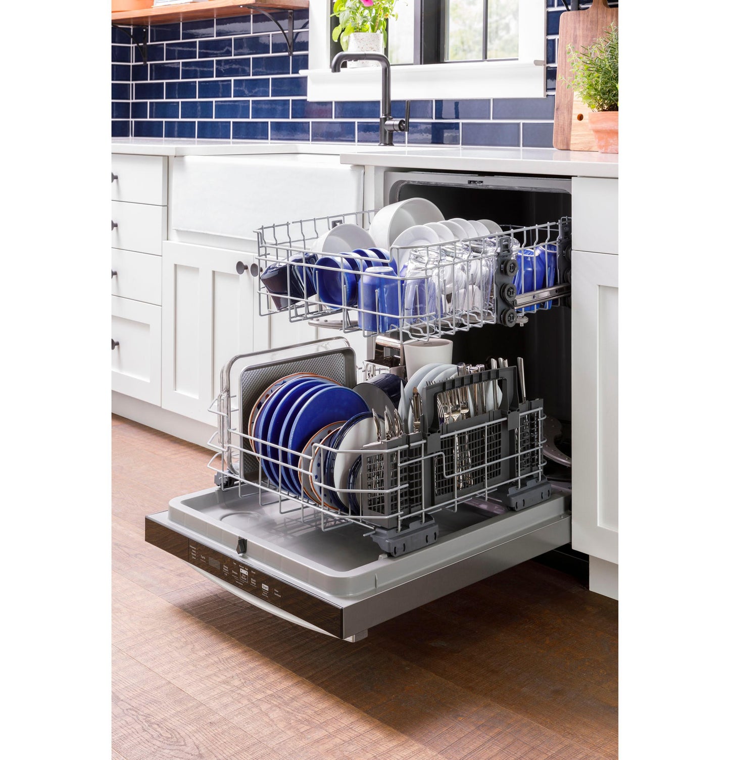 GE APPLIANCES GDT550PGRWW Ge Top Control With Plastic Interior Dishwasher With Sanitize CY...