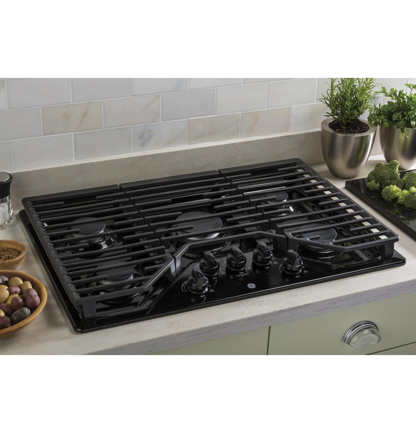 GE APPLIANCES JGP5030DLBB Ge 30"" Built-in Gas Cooktop